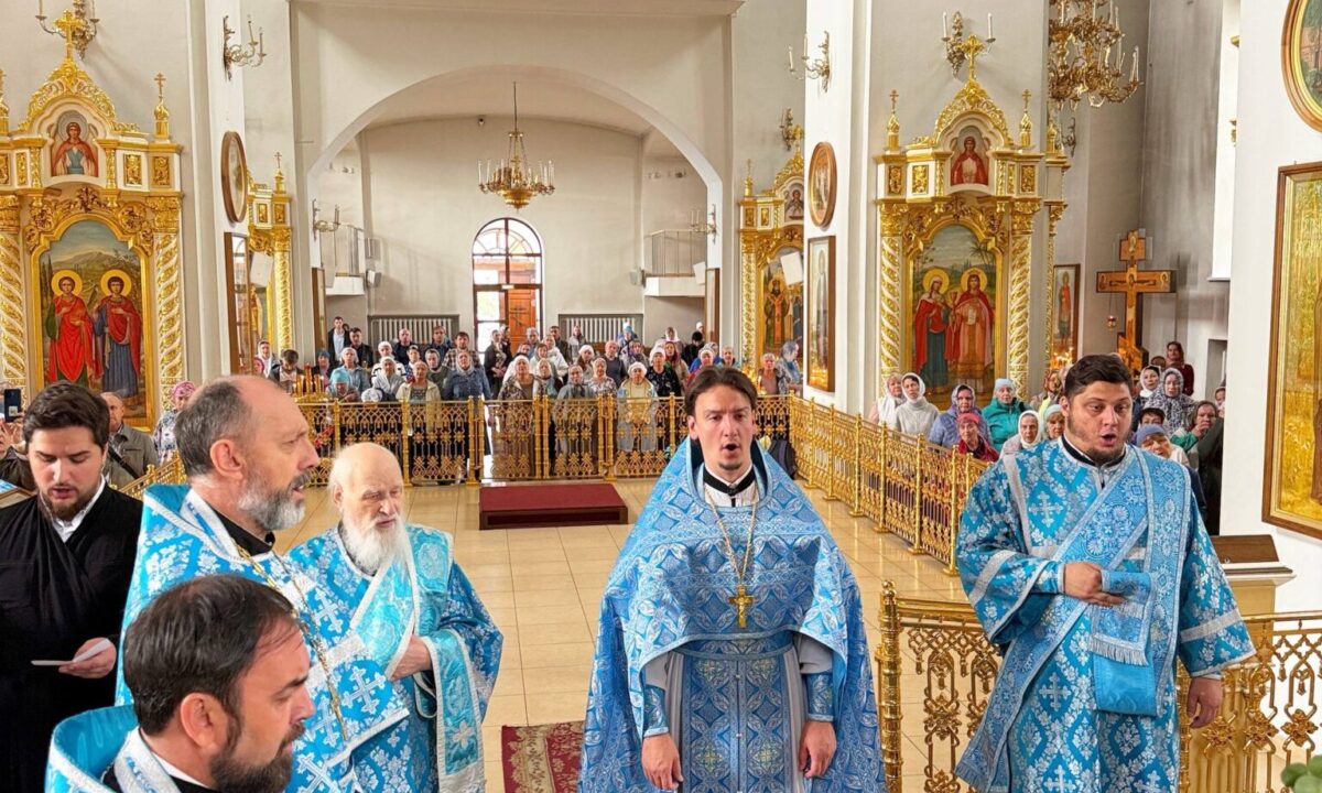 С праздником дивного явления Почаевской иконы Божией Матери!