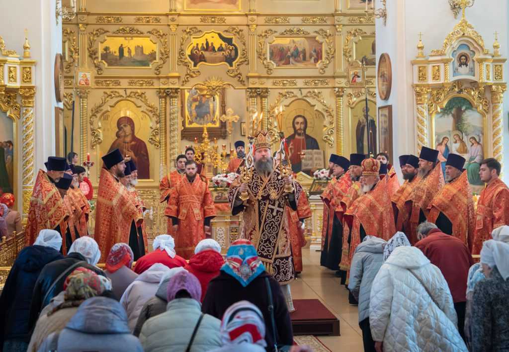 Архиерейские богослужения.