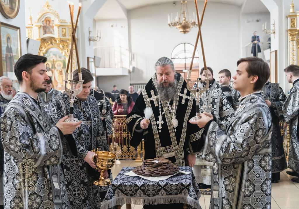 Архиерейские богослужения.