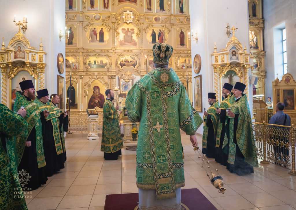 Архиерейские богослужения.