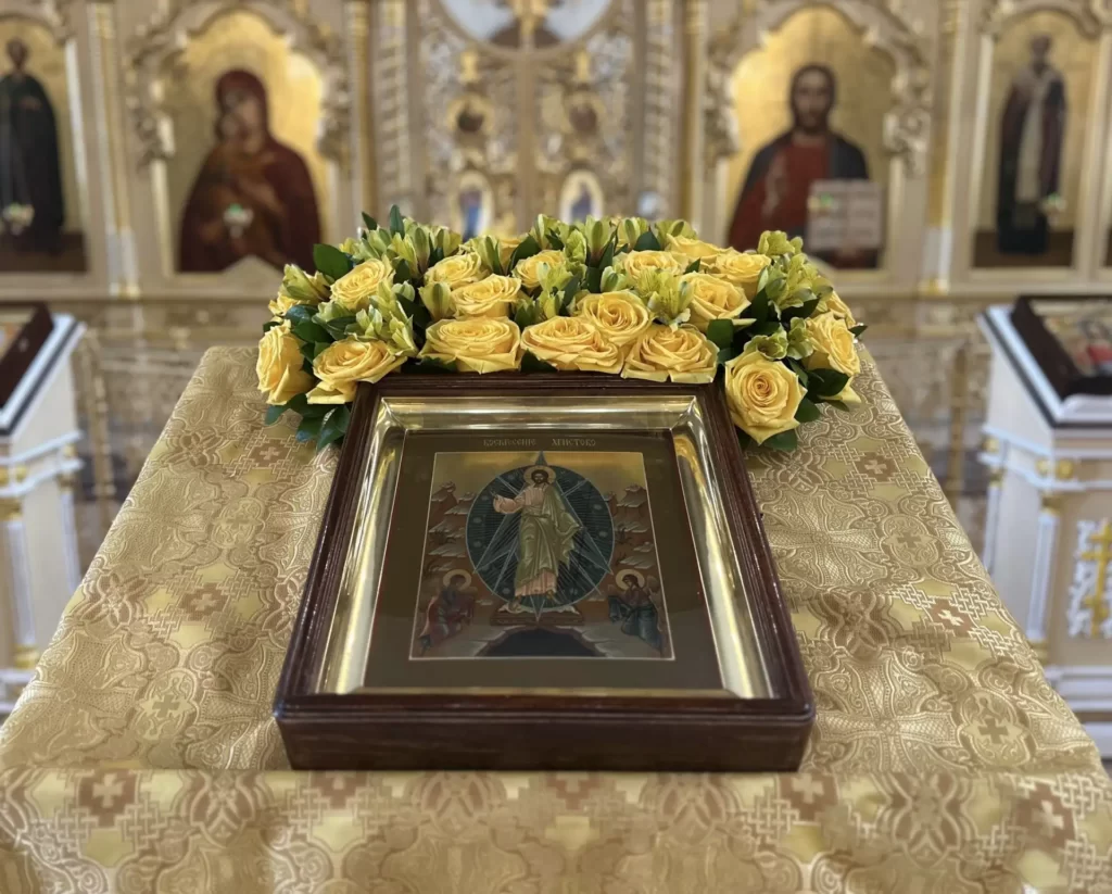 Чтение евангельского повествование об исцелении бесноватых в стране Гергесинской.